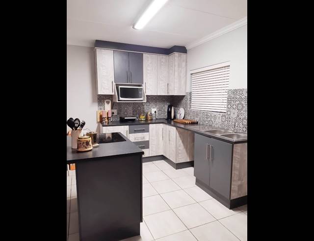 3 BEDROOM HOUSE RENTED IN BEACHVIEW